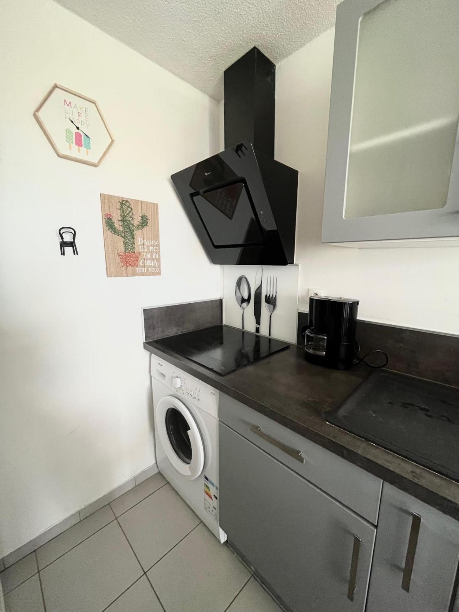 Appartement Devant La Mer + Parking Le Grau-du-Roi Exteriör bild