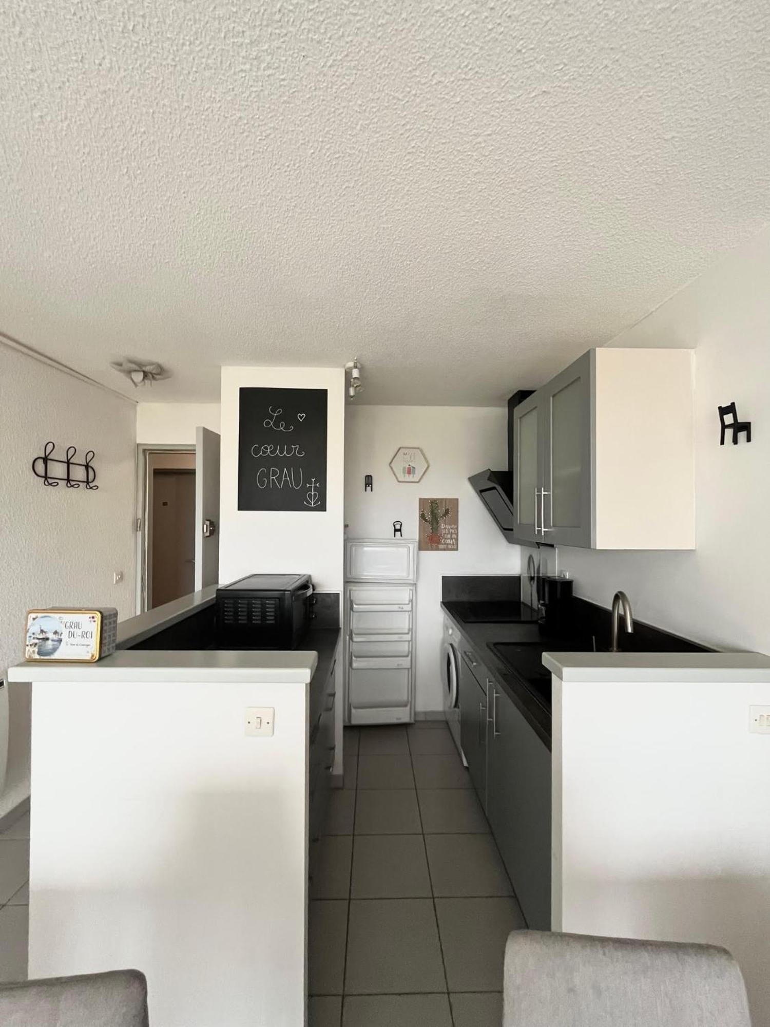 Appartement Devant La Mer + Parking Le Grau-du-Roi Exteriör bild